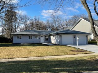 18 Webster Ln, Schaumburg, IL 60193