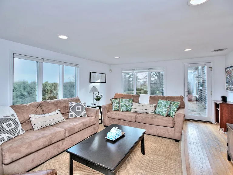 19 Bluewater Hl — Photo 16