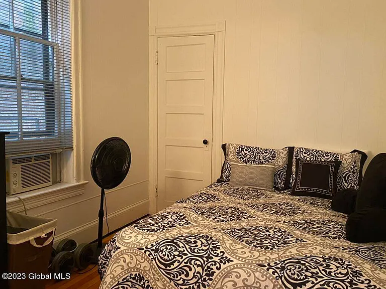 588 Madison Ave #2 — Photo 11