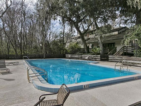 Clean & Serene Pool