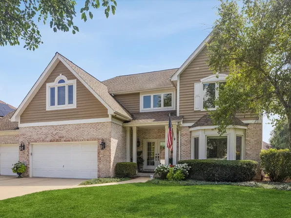 1400 Monarch Cir, Naperville, IL 60564