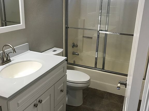 4th image of 715 Dane Dr