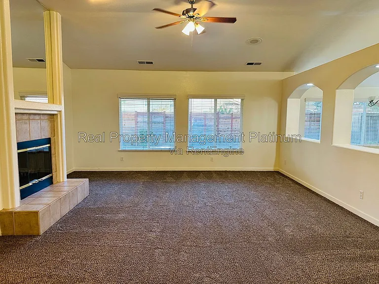2012 Riverview Dr — Photo 3