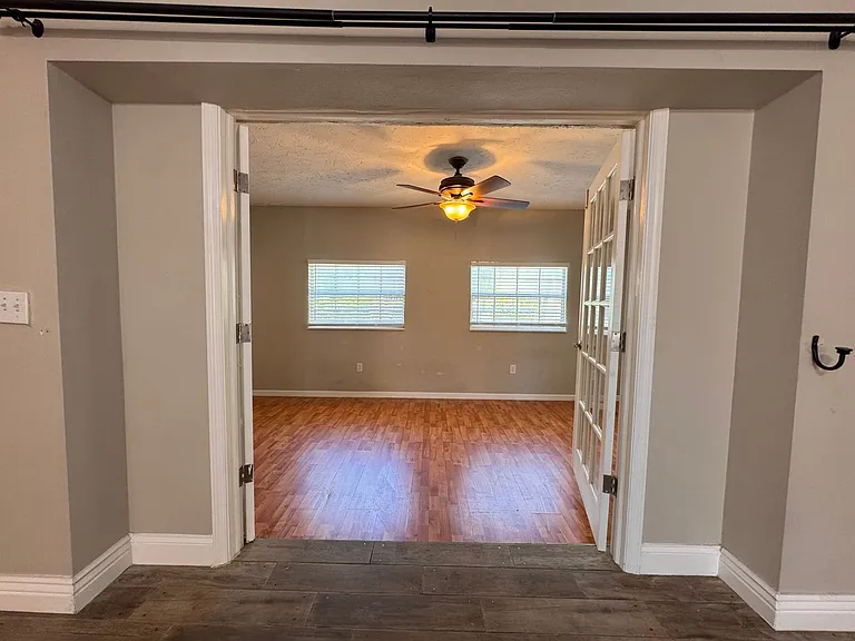 5619 Colonial Oaks Blvd — Photo 9