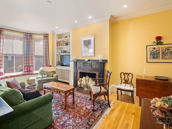 111 Pinckney St APT 2, Boston, MA 02114