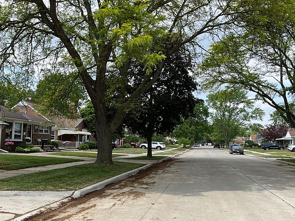 5th image of 7834 Balfour Ave