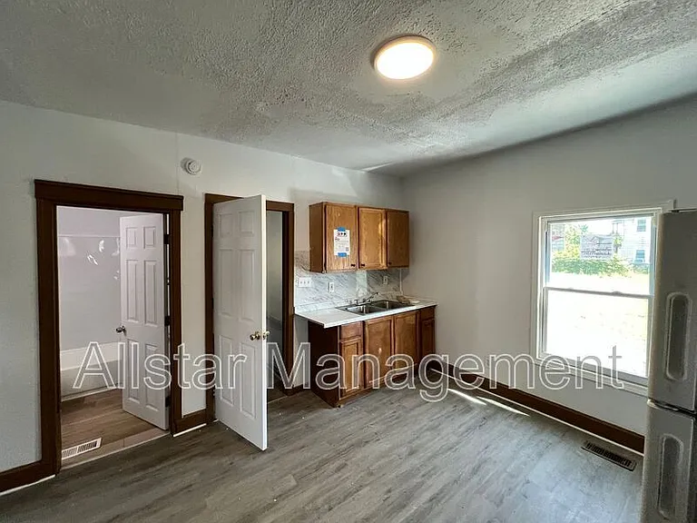 3611 E 116th St #LOWER — Photo 10
