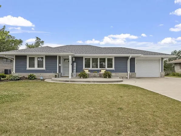 1621 Barthelone Ave, Crest Hill, IL 60403