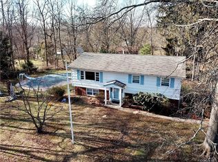 1009 Chestnut Ridge Rd, Spring Valley, NY 10977