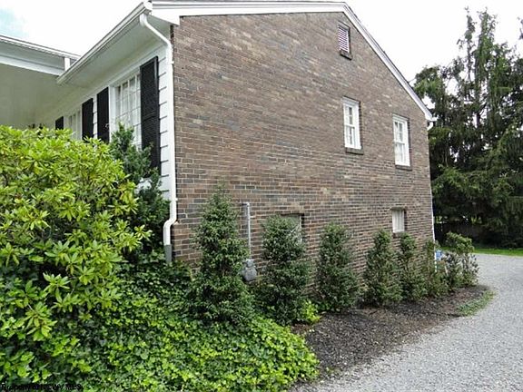 4th image of 630 Killarney Dr
