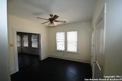 423 W Huisache Ave — Photo 5