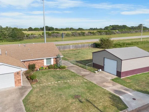 707 Cedar Ln, Tecumseh, OK 74873