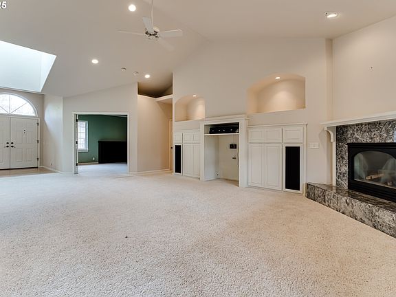2nd image of 875 Sand Ave