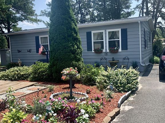 5th image of 25 Martin Dr