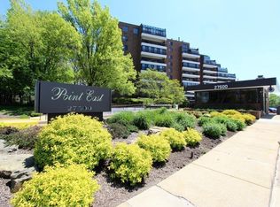 27500 Cedar Rd PENTHOUSE 5, Beachwood, OH 44122