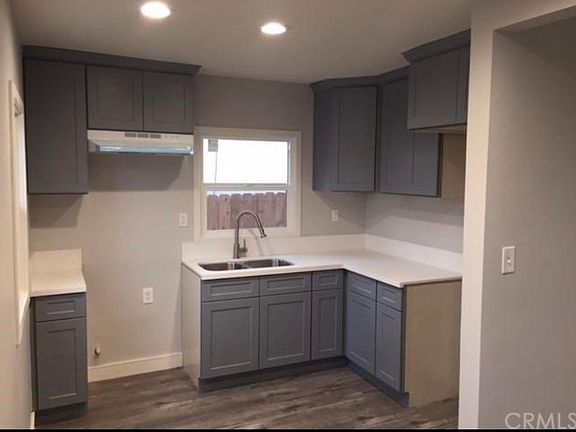3rd image of 3837 Whiteside St