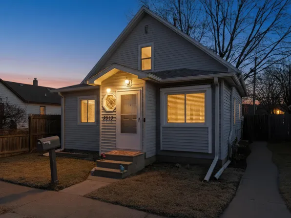 2013 S 11th St, Council Bluffs, IA 51501