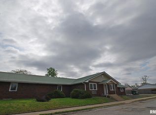 1904 Sheridan Rd, Pekin, IL 61554