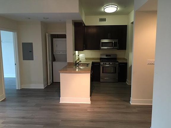 3rd image of 1241 5th St APT 204