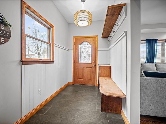 4th image of 1035 Grove St