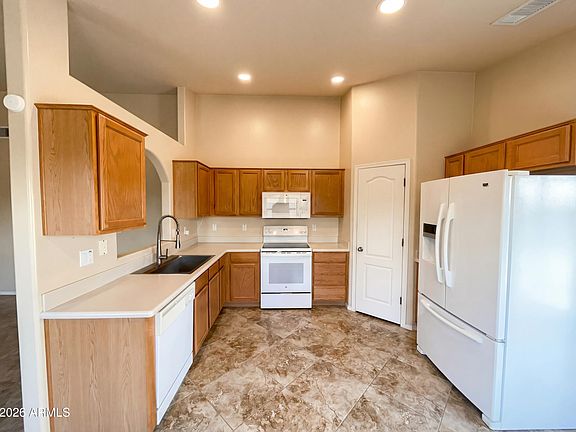 2nd image of 25202 W JACKSON Avenue