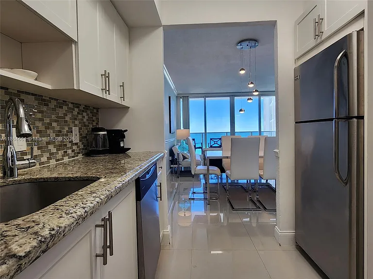 3505 S Ocean Dr #707 — Photo 10