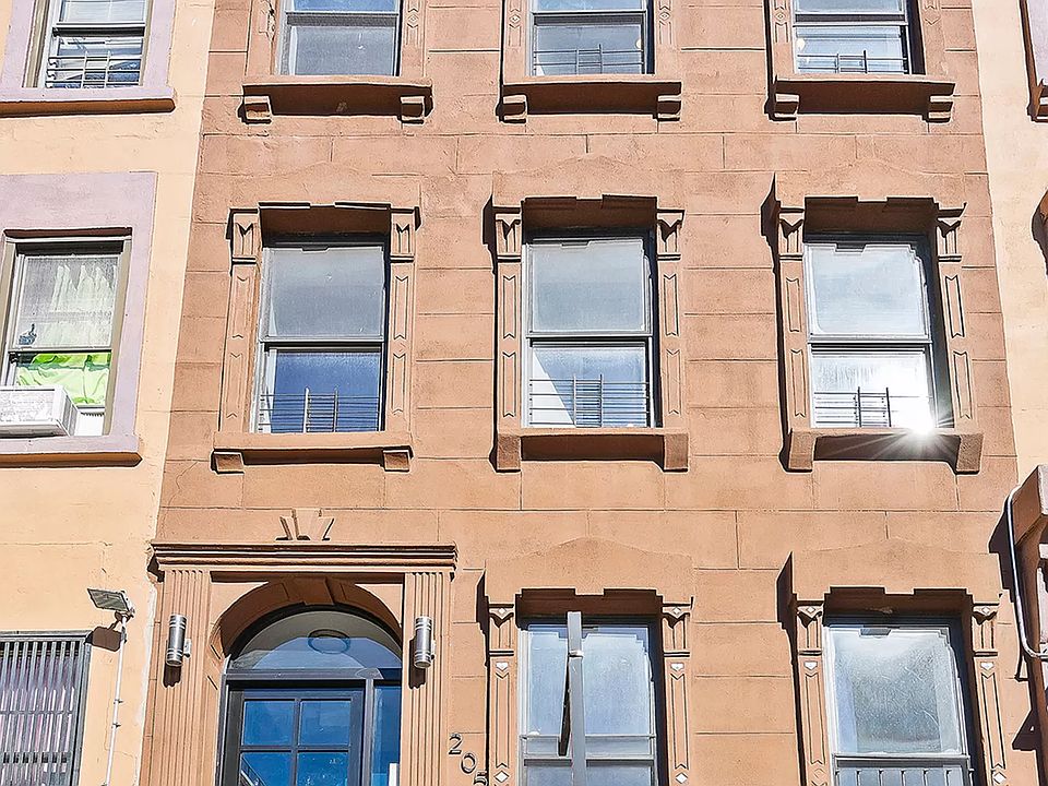 1st image of 205 E 115th St