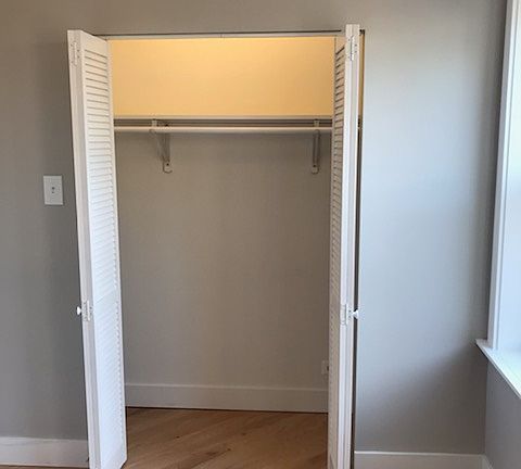 5th image of 2449 W Ardmore Ave #1