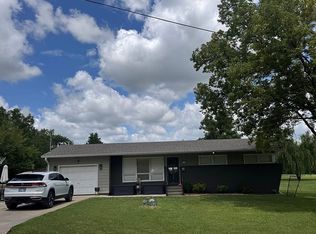 1318 Charles St, Humboldt, KS 66748