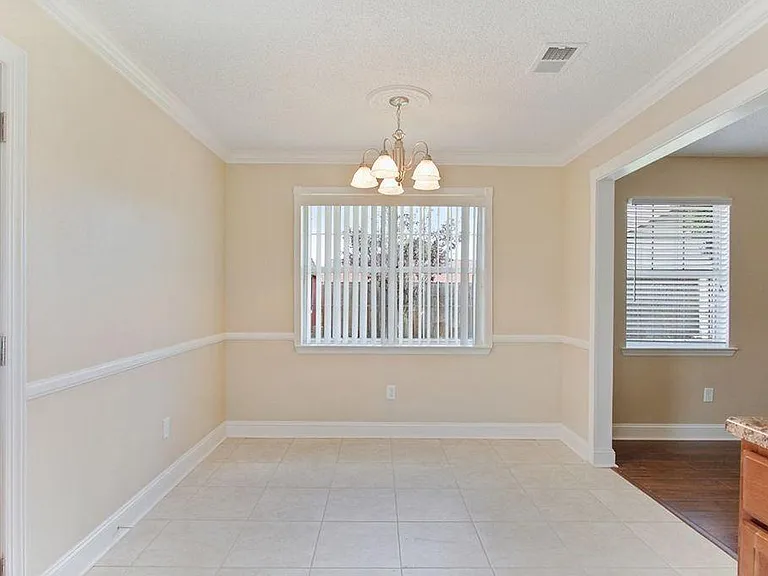 721 Cindy Ln — Photo 13