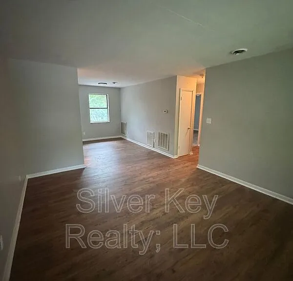 1206 Knoxville Ave #5 — Photo 2