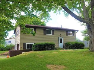 200 Kenwick Dr, Rochester, NY 14623