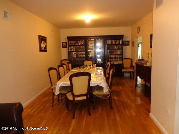 4th image of 54 Tova Dr