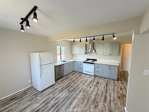 537 W Crescent Dr #1/2 Photo 1