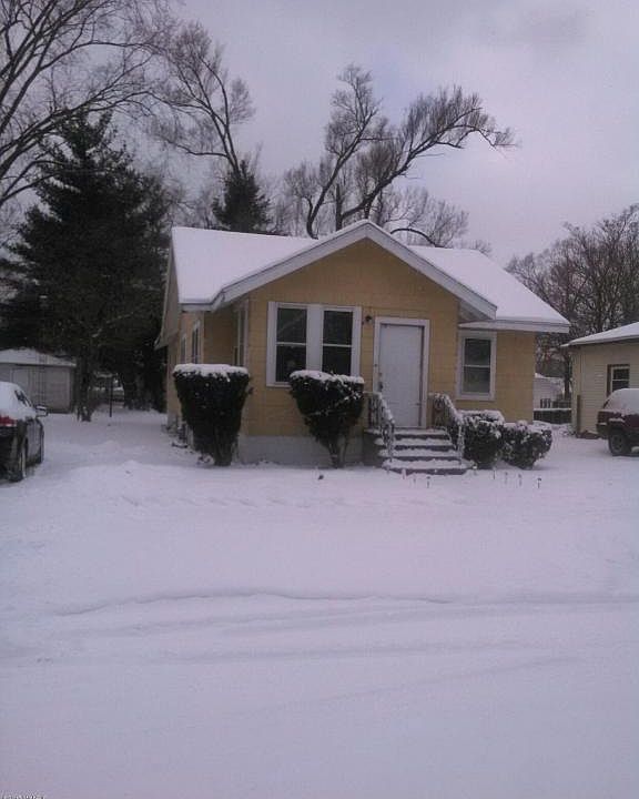 1st image of 1064 Superior St
