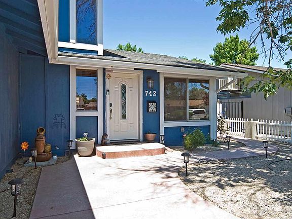 4th image of 742 E York Way