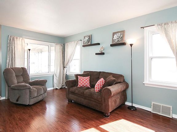 5th image of 1215 Hillsdale Ave