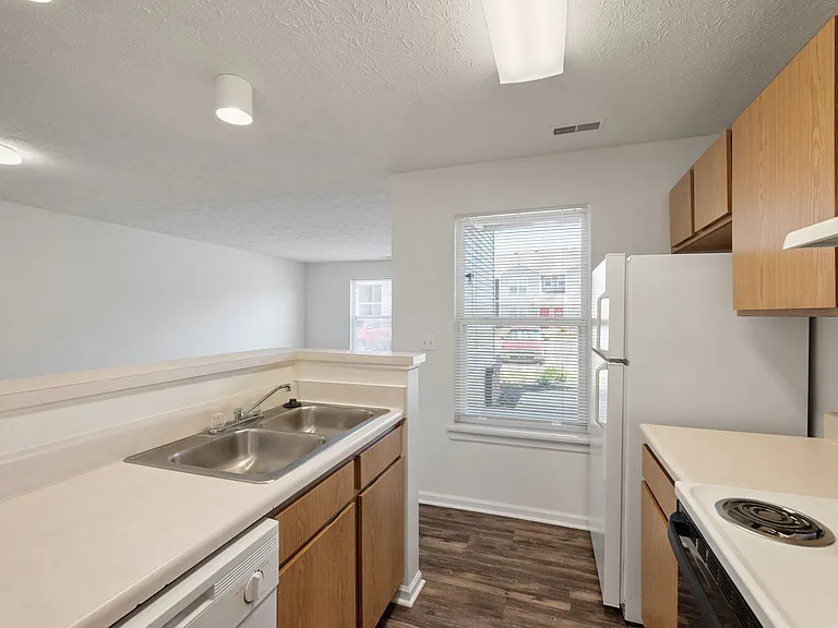 Autumn Woods Apartments — Photo 37