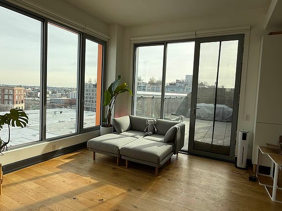 3rd image of 10 Montieth St APT 851