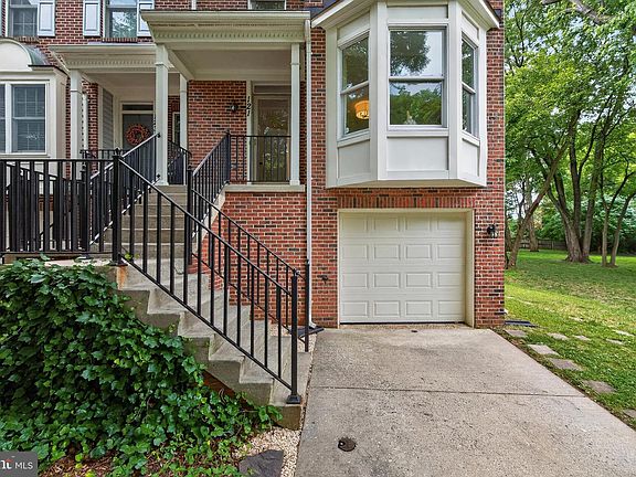 3rd image of 121 Swarthmore Ave