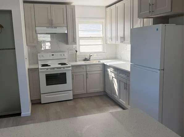 33 1st St, East Rockaway, NY 11518