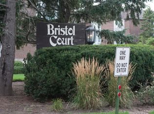 400 Talcott Pl, Park Ridge, IL 60068