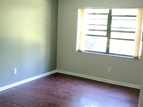 4th image of 3038 Eastland Blvd
