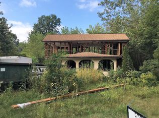 455 Northampton St, Holyoke, MA 01040