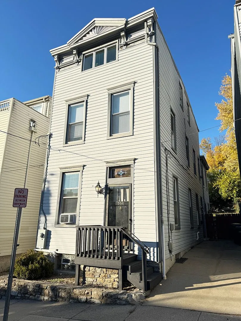 Building Photo - 308 Klotter Ave