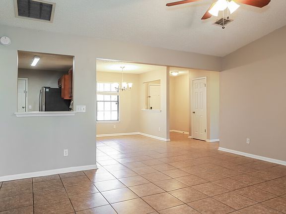 5th image of 10827 Carrington Ct