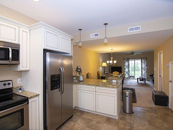 3rd image of 181 Blackbird Village Cir