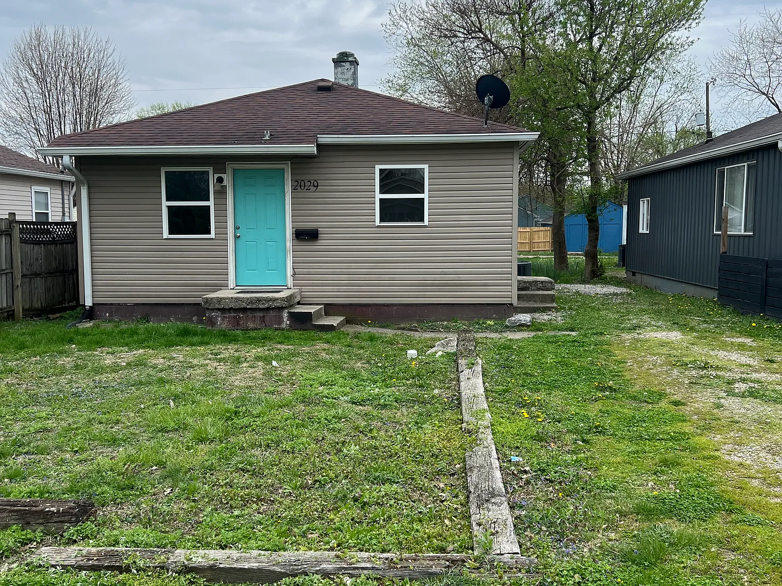 3 bed, 875 sqft, $1,325 — Photo 2