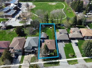 18 Laver Rd, Toronto, ON M9C3K5