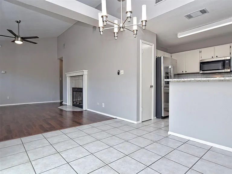 813 Primrose Ln — Photo 12